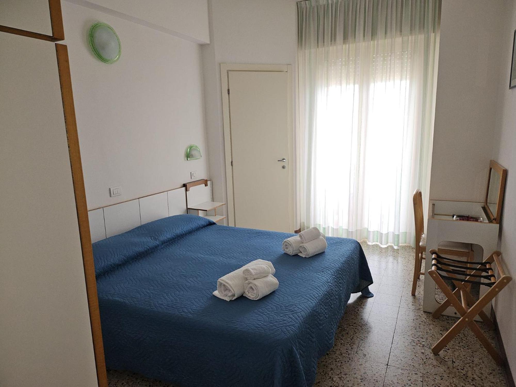 Hotel Villa Rosa ミザーノ・アドリアーティコ エクステリア 写真