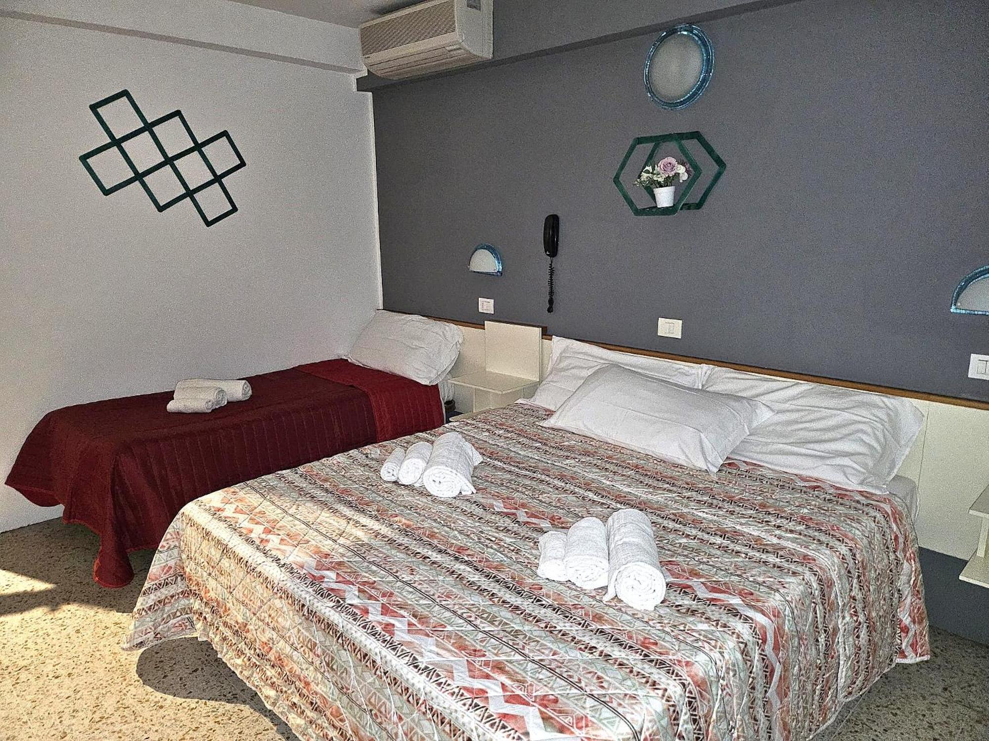 Hotel Villa Rosa ミザーノ・アドリアーティコ エクステリア 写真