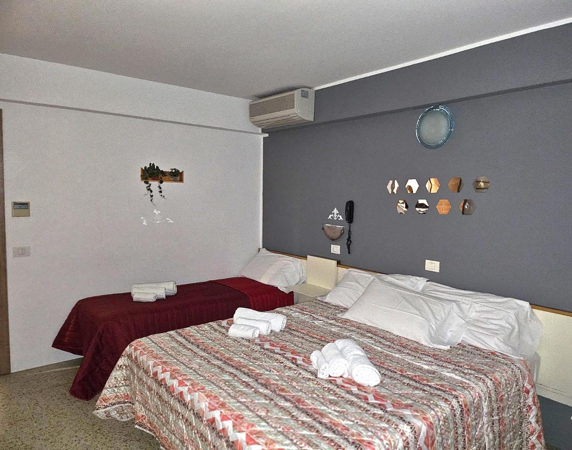Hotel Villa Rosa ミザーノ・アドリアーティコ エクステリア 写真